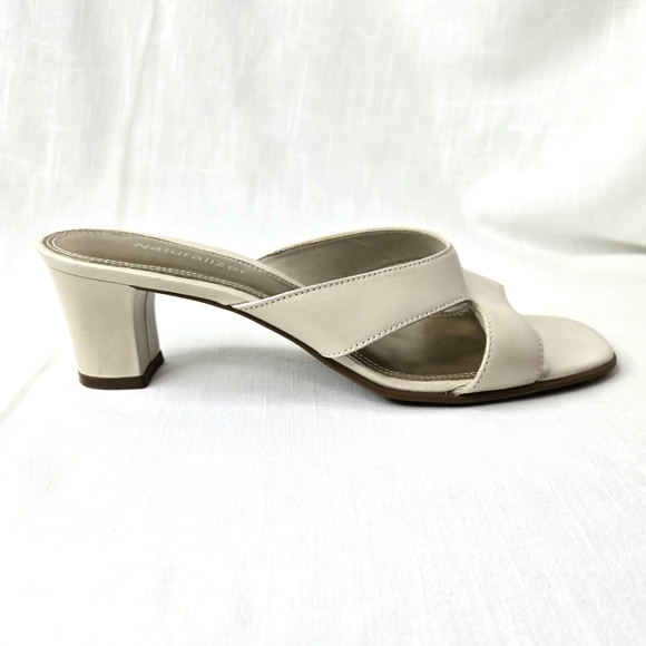 Naturalizer leather slides. Off white 8M - Picture 1 of 13